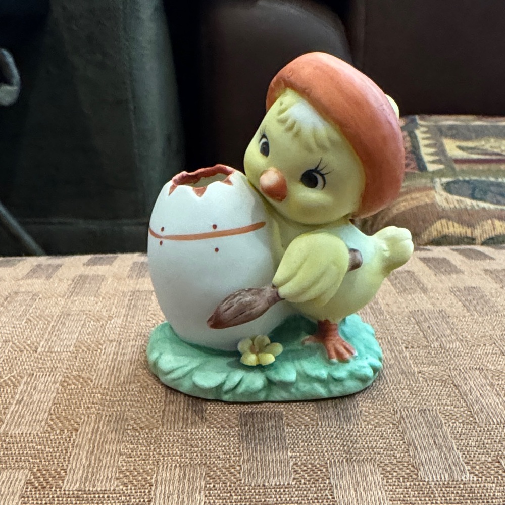 Lefton Hand Painted Vintage Chick Figurine with Egg